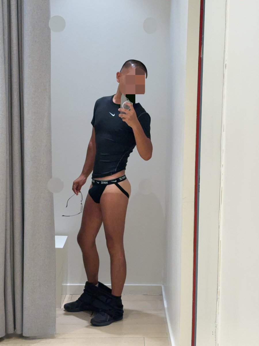 krisbdsm's tweet photo. Who wants to play with me in soccerwear? 😜 #nike #cuteboy #sportswear #soccerwear #gay #tan
#寸头 #高弹 #足球袜 #紧身衣 #泳裤痕 #美黑 https://t.co/AP3OqZ9ziL