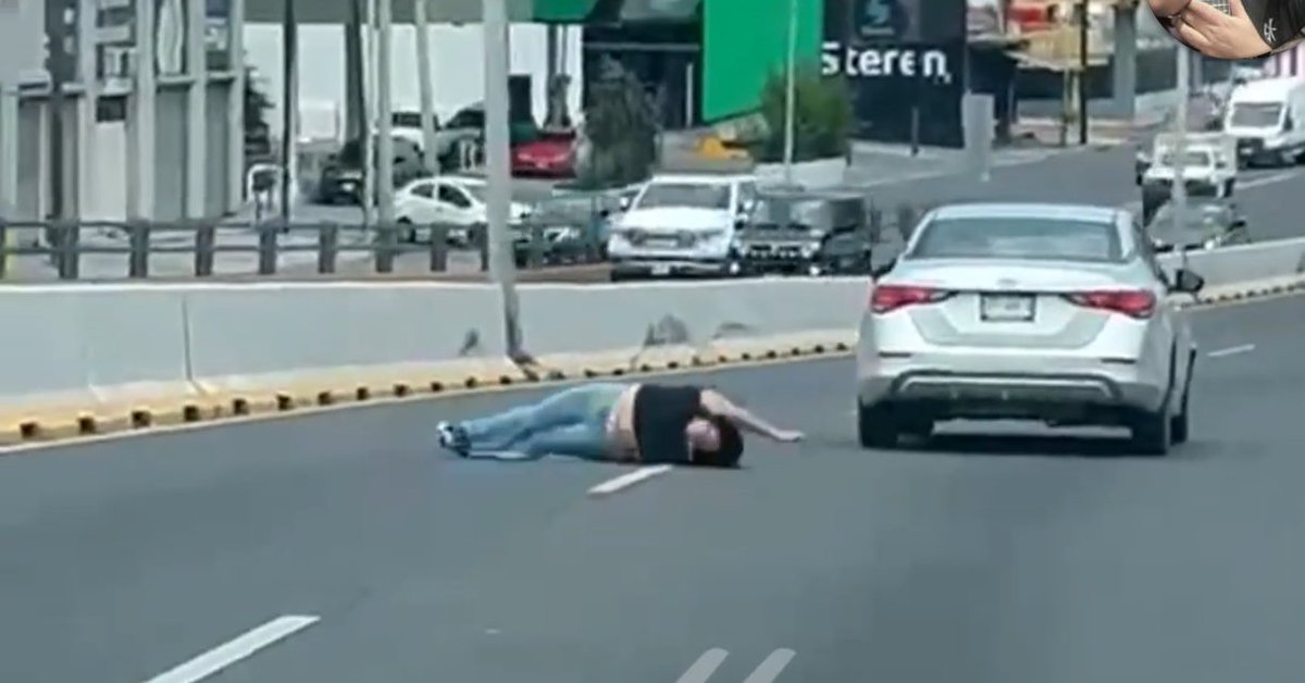 CapcomMarquez's tweet photo. @yadithvaldez @seguridadmtymx @FiscaliaNL 10/10 el camarógrafo que nos dejó ver como cae y gira la puerca https://t.co/dqFUrFS25b