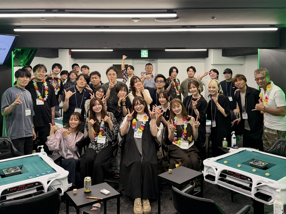 matsukayo0806's tweet photo. メ、メンツがやばいんだけど、、、
今年もお誕生日麻雀大会をやってもらいました😭😭🀄️（フライング笑）

忙しい中集まってくれたMリーガー、友達、スポンサーのlittleさん、ダンネットさん、会場のオクタゴンさん、ありがとうございました😭

あと2日で37歳！🫶 https://t.co/QkDg7gnfUs