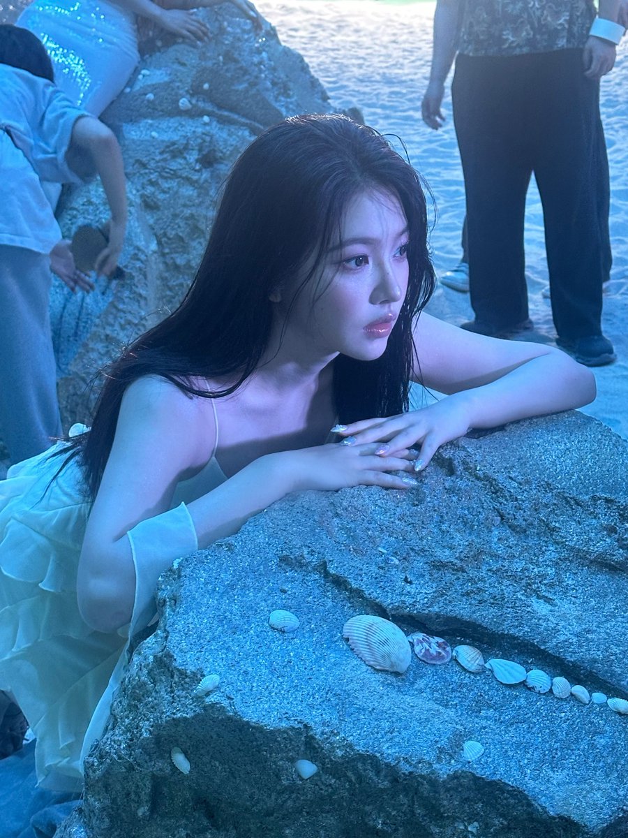iyeriyou's tweet photo. 와잠시만 얼굴진짜말안되지... https://t.co/AXcUJwdiCo