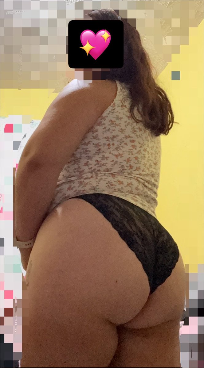 lizzyyy015's tweet photo. Ustedes que dicen??? 
Se me ve bien las pantys negras?? https://t.co/AfkVhInpPl