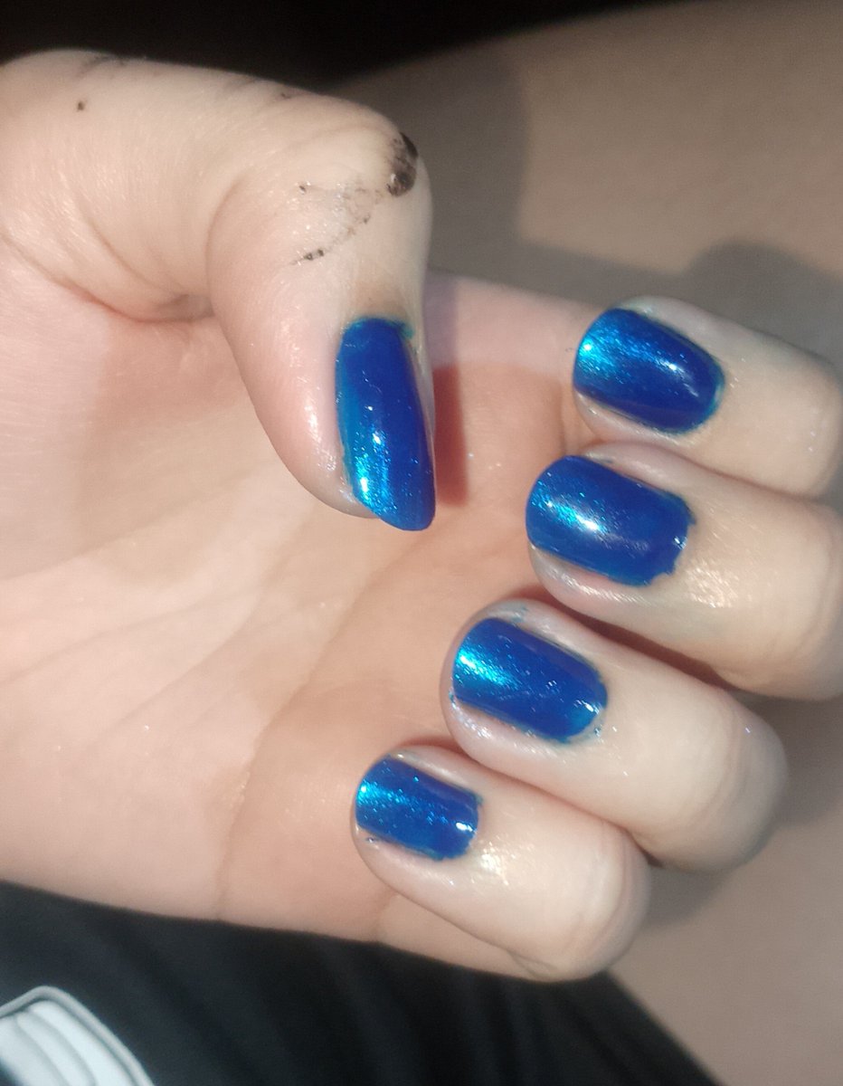 Sw_4g__'s tweet photo. Chafariz: - Pq Dodores tem uma bolsinha de esmalte DESSE tamanho se ele so usa esmalte azul

Faísca: - pq ele tem UM MILHÃO DE ESMALTES AZUIS https://t.co/IGHf9x1gVD
