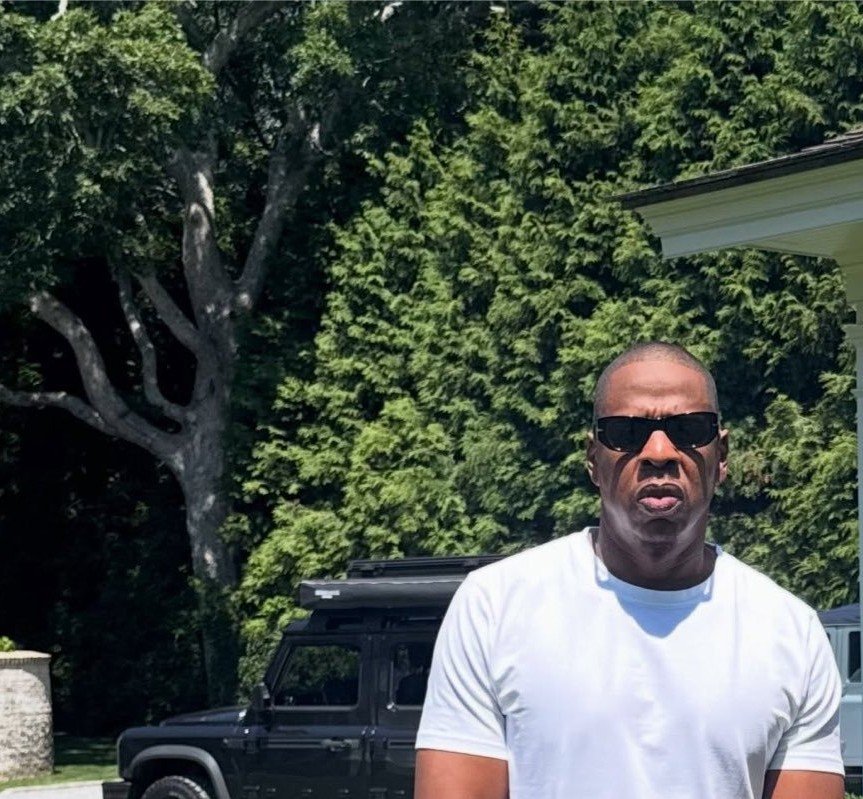 OVO6th's tweet photo. Jay-Z love some good wigs 

July 25                                    August 3rd https://t.co/0nU5JAIq3l