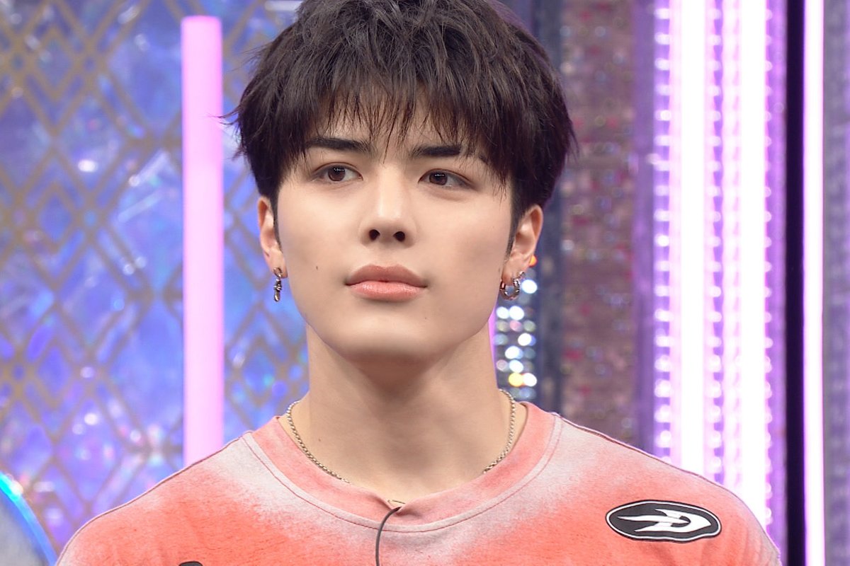 andTEAMvsFANTA's tweet photo. ＼＃2ダンス対決🕺／
📸ダンス前の真剣な表情と
トーク中の笑顔をお届け
現場の楽しさが伝わるお気に入りの2枚です✨

🔽ここでしか見られない未公開シーンを含む
【Hulu完全版】はこちらから
https://t.co/4VNkTs2ooR

#エンファンどっち 
#andTEAM(エンティーム) 
#FANTASTICS https://t.co/a56mEqis76