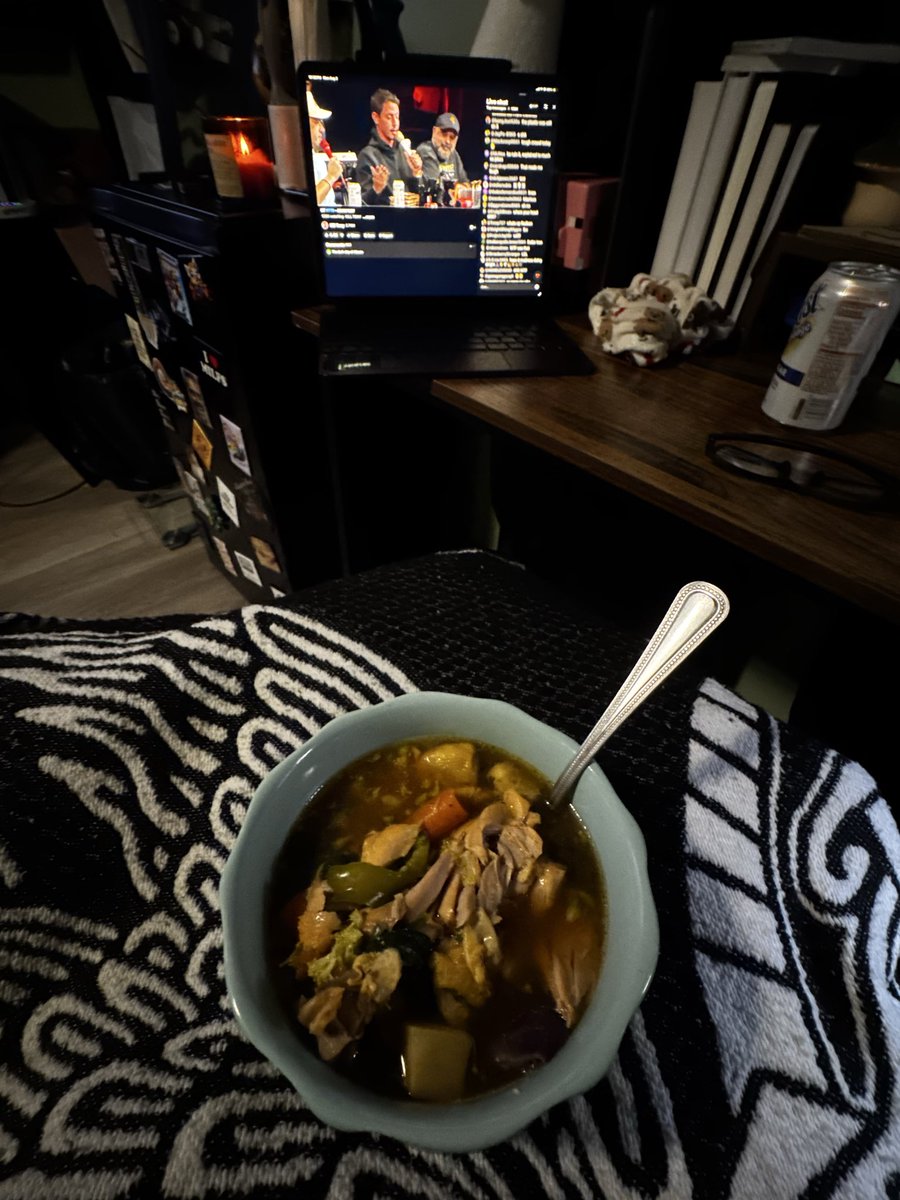 Don_antoniio's tweet photo. Caldo de pollo for dinner tn🐓🥕🌽🥦 https://t.co/eO3pyvtou5
