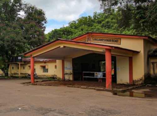 marinebharat's tweet photo. Sangameshwar Railway Station on Konkan Railway

Pic 1 - 10 years ago
Pic 2 - Today
Video 1 - Today

Aankhen Kholo… Vikas Dikh Jayenga

Pic/Video Source - Konkan Railways and me https://t.co/t68gTGb2nL
