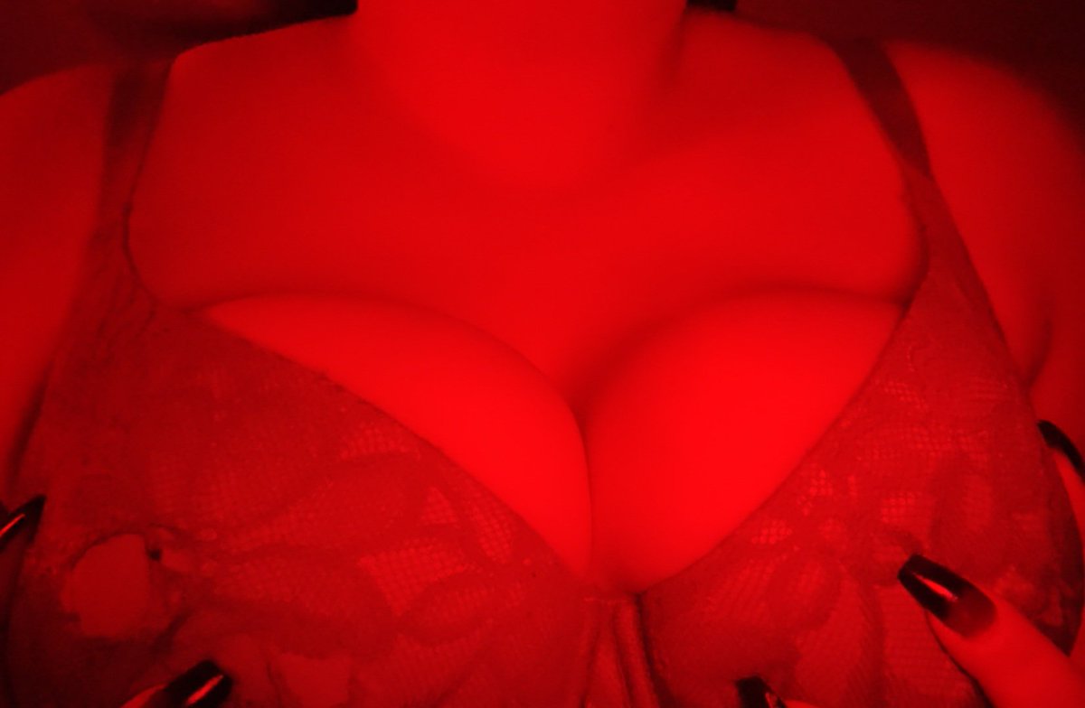 ValentinesMoths's tweet photo. Bras suck (¬`‸´¬)
#nsfw #nsfwtwt #nsfwaccount https://t.co/0B8ImpqPvB