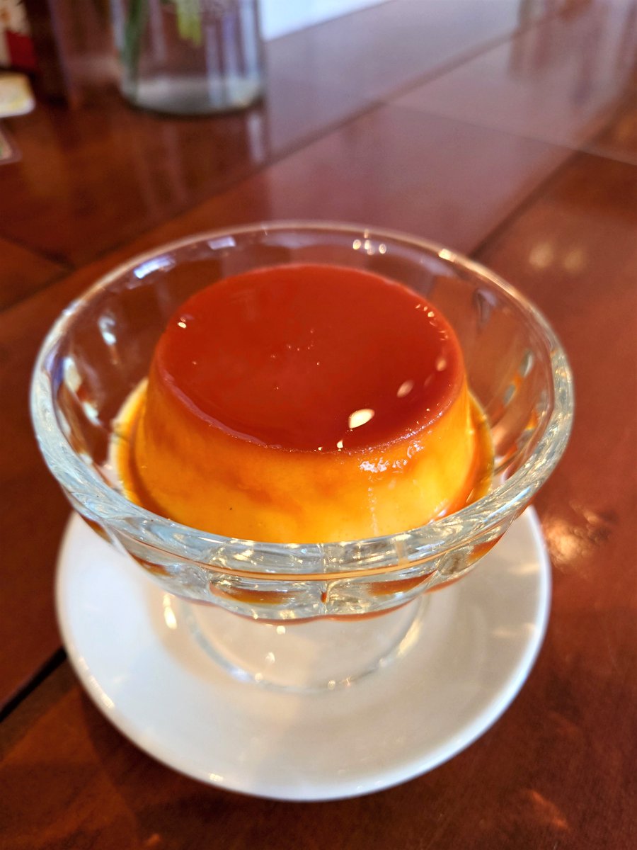 Cafeburuxu's tweet photo. 8/4スイーツメニュー
・ラムドライフルーツのパウンドケーキ　￥500
・シフォンケーキ　￥500
・フロマージュプリン　￥500
・ウィーン風ベイクドチーズケーキ　￥820
・桃とナッツのレアチーズショートケーキ　￥850
・珈琲ゼリーサンデー　￥820
＊フルーツは桃に変わりました
＊(税込)価格です https://t.co/jRdMxpiJNP