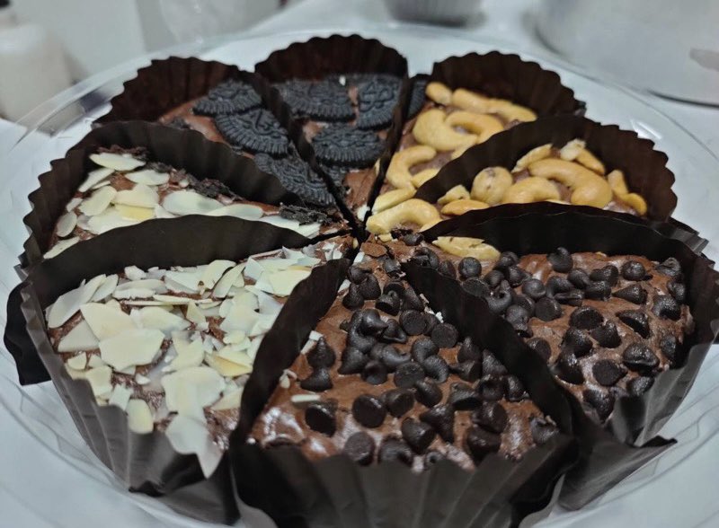 raep1111's tweet photo. ฟังนะ!! อันนี้คืออร่อยมากก หนึบหนับ หวานกำลังดี มาเป็นถาดเลย🍫✨
พิกัด: https://t.co/3IiKMiyaKJ
#ป้ายยา #อร่อยบอกต่อ #อร่อยไปลอง #ShopeeAffiliate #shopee #บราวนี่ https://t.co/upKzbOC6Fi