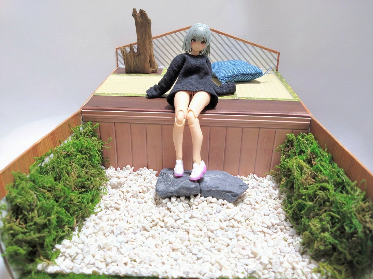 DDD_NECOKAMO's tweet photo. 100均でコンパクトな収納式のお部屋を作成パート4 https://t.co/RIAfEAWOOM