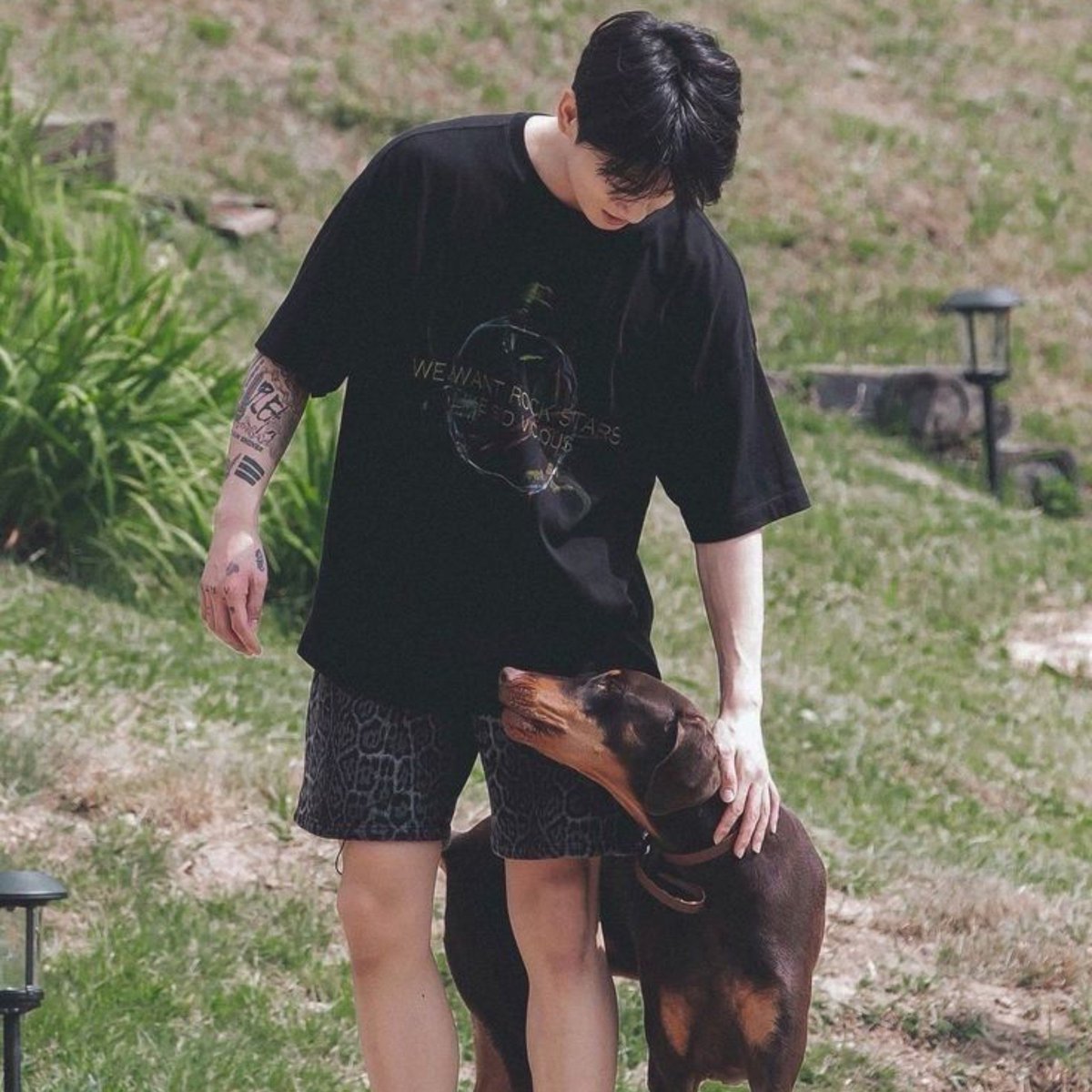 mimichipscheeks's tweet photo. little shepherd | #kookminau #kookmin 

jm es un omega solitario que vive en el campo criando ovejas. Nunca fue bueno socializando y no quiere intentarlo.

Nunca esperó que su nuevo vecino alfa de delicioso aroma tuviera un doberman tan molesto 

— ¡No eres un pastor, bam! https://t.co/29QtJnb5CR