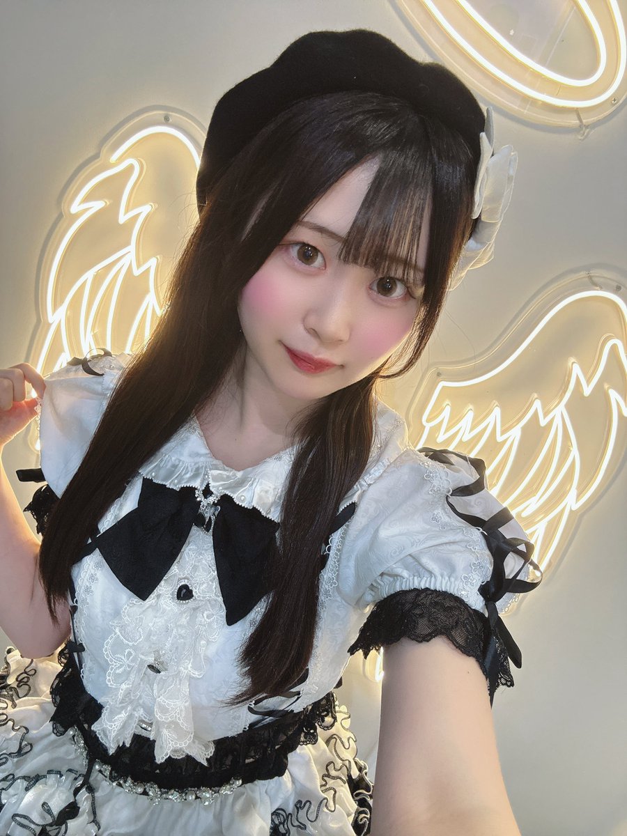 umi_tencom's tweet photo. おきゅいん🖤

モノクルさんの衣装可愛すぎて😭😭

18時まで〜！

@tencom_ikb

#コンカフェ　#いいね返し https://t.co/YAhFsou0NE