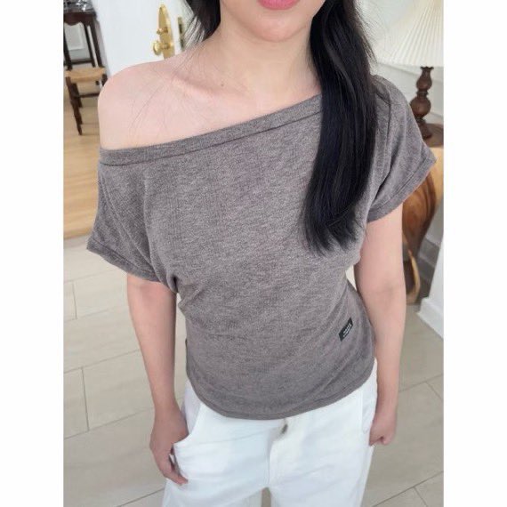 ttiramon_'s tweet photo. ส่งต่อ happysummer.bkk  150 รวมส่ง สีเทาน้ำตาล

#ส่งต่อเสื้อผ้า #เสื้อผ้ามือสอง #โล๊ะตู้ #ส่งต่อduex #ส่งต่อstylist #ส่งต่อvgh #เสื้อผ้า https://t.co/EayNdAUutK
