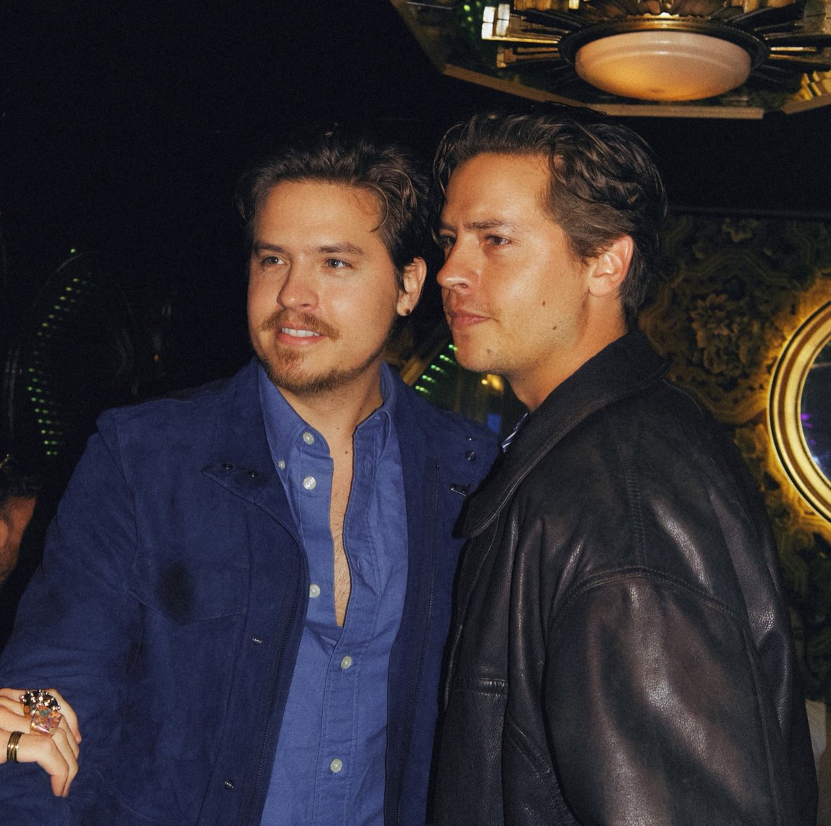 sprouseversion's tweet photo. Cole Sprouse e Dylan Sprouse estão completando 34 anos ✨🥳 https://t.co/QfKnpb7YYn