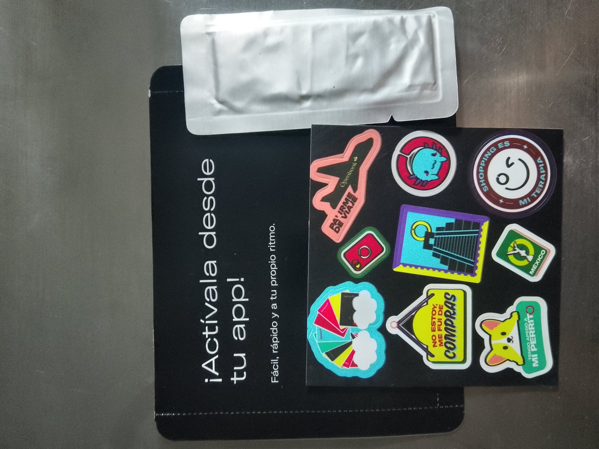 Hernnde79769162's tweet photo. Hola, mi buen amigo, mira, te comparto que me acaba de llegar la nueva tarjeta de Cinepolis de Openbank y te comparto unas pequeñas fotos del Umboxing.

Hay si tiene una foto sensible te agradecieran si la tapas. Jajajaj 
@M2Mainstream2 https://t.co/5kufYLy9W5