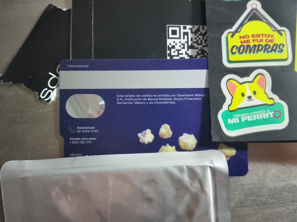 Hernnde79769162's tweet photo. Hola, mi buen amigo, mira, te comparto que me acaba de llegar la nueva tarjeta de Cinepolis de Openbank y te comparto unas pequeñas fotos del Umboxing.

Hay si tiene una foto sensible te agradecieran si la tapas. Jajajaj 
@M2Mainstream2 https://t.co/5kufYLy9W5