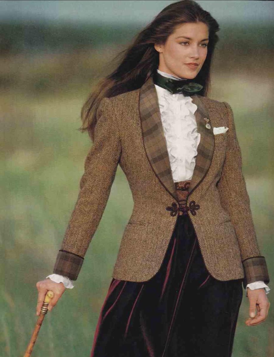 ekstasisveiled's tweet photo. my final alpha form would probably involve dressing like this https://t.co/XSInzfocHY