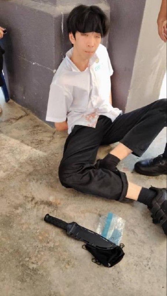 ekstensialsial's tweet photo. Ekstreme dan ganas?

🧐🤔 https://t.co/15dC5YivUC