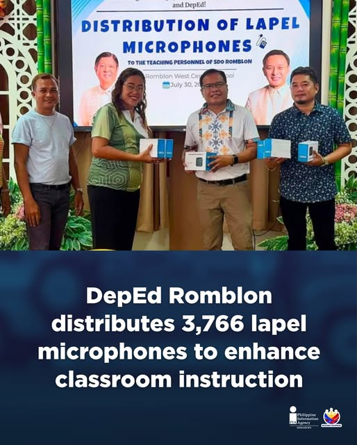 pia_mimaropa's tweet photo. The Schools Division Office (SDO) of Romblon has distributed 3,766 lapel microphones to public school teachers across the province to improve classroom instruction and help create more engaging and effective learning experiences for students. https://t.co/5TXpt7FQRq https://t.co/rhmstKF9ws