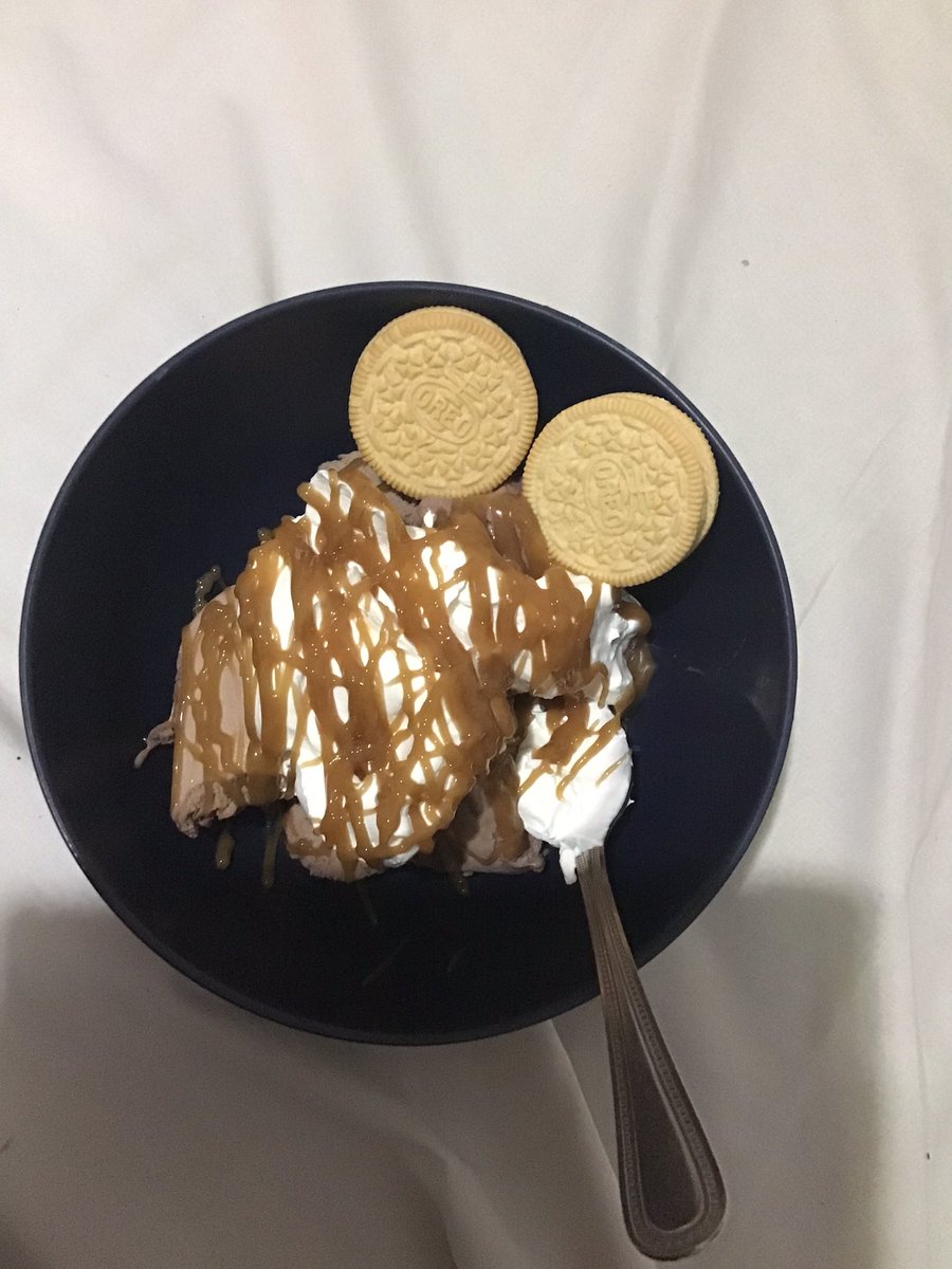 penishaver6000's tweet photo. Ok I had chocolate ice cream with a pound of whip cream and caramel and cookies but it doesn’t count cuz it’s all sugar free 🤔🤔🤔 https://t.co/9lonTlzDC3