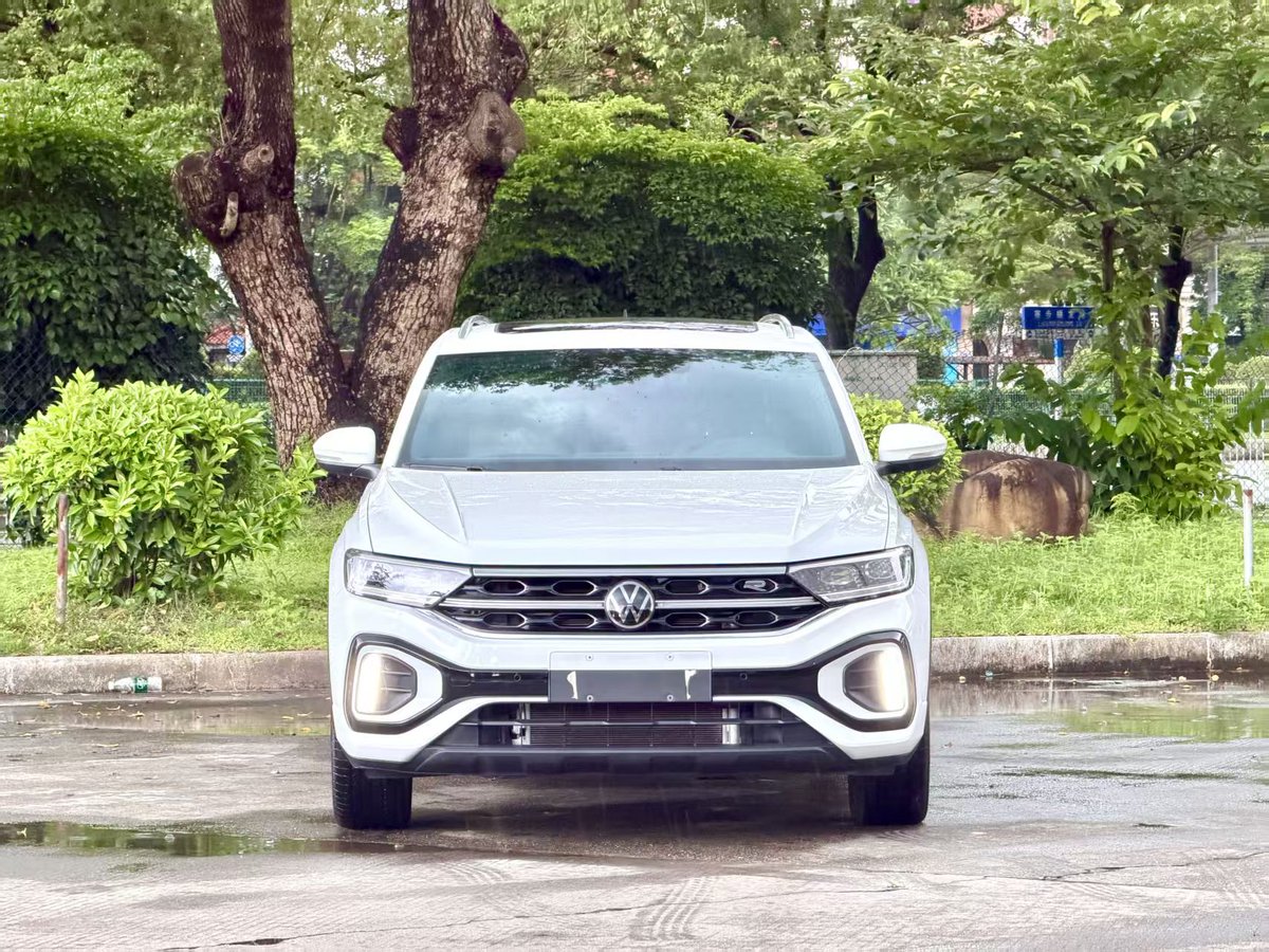Austin67tuo's tweet photo. ✨ Like New, Better Price: 2024 VW T-ROC 300TSI
Why buy new when you can get this nearly-new gem?

📅 Manufactured: March 2024
🛣️ Odometer: 13,000 km
⚙️ Specs: 300TSI (1.5T) | DSG Transmission
🛠️ Status: Well-maintained, Ready for inspection

Don't miss. Message us now! 💬 https://t.co/PLntvsUjun