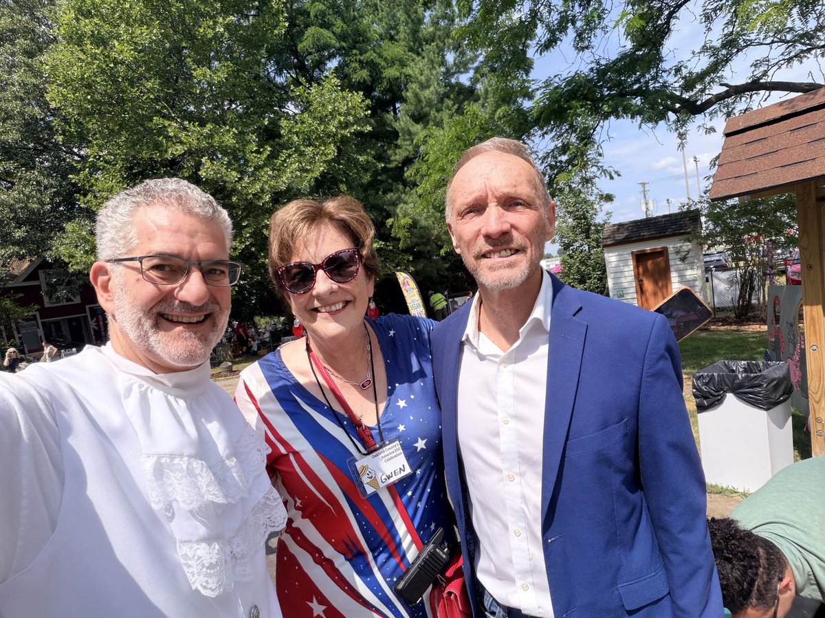 mdwarrenjr's tweet photo. Great to celebrate America 250 in a nonpartisan way with Executive Dave Coulter, Mayor Mike McGuiness, Representative Brenda Carter, and many more! Thrilled to speak on The Revolutionary Words that Forged America #america250 #wewinwithwarren #pontiac #oaklandcounty https://t.co/75C0YTU1F9