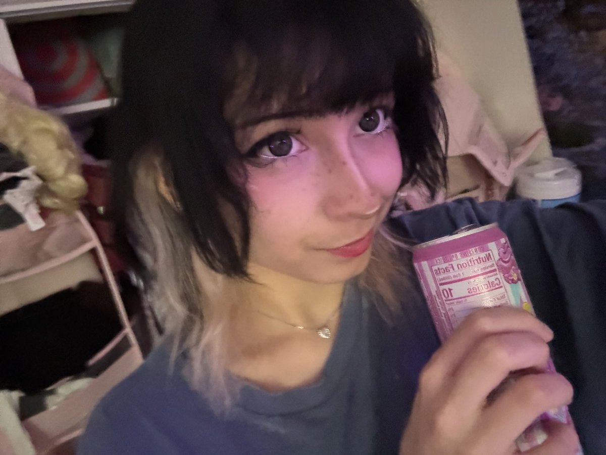 valsgreentea's tweet photo. mama keeps yelling at me for being on walking pad/trampoline like i dont do ts all day i swear i binge too 😃 aunt also grabbed me today to bodycheck me do your guys family also do dat https://t.co/aT9uxb3qXN