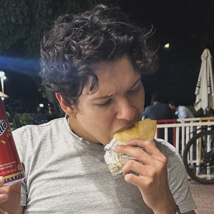 brillitoslaur's tweet photo. i love omar and venezuela SO much that not even I can explain it 😣😣💘 https://t.co/tyM17JpLUp