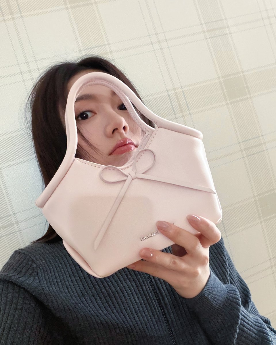 Charles_Keith's tweet photo. Brand Ambassador Zhao Jinmai is visiting the CHARLES &amp; KEITH flagship store at Chengdu MixC today.

#CharlesKeithFW26
#ImwithCharlesKeith
#ZhaoJinmai https://t.co/gJVSCLwI4E