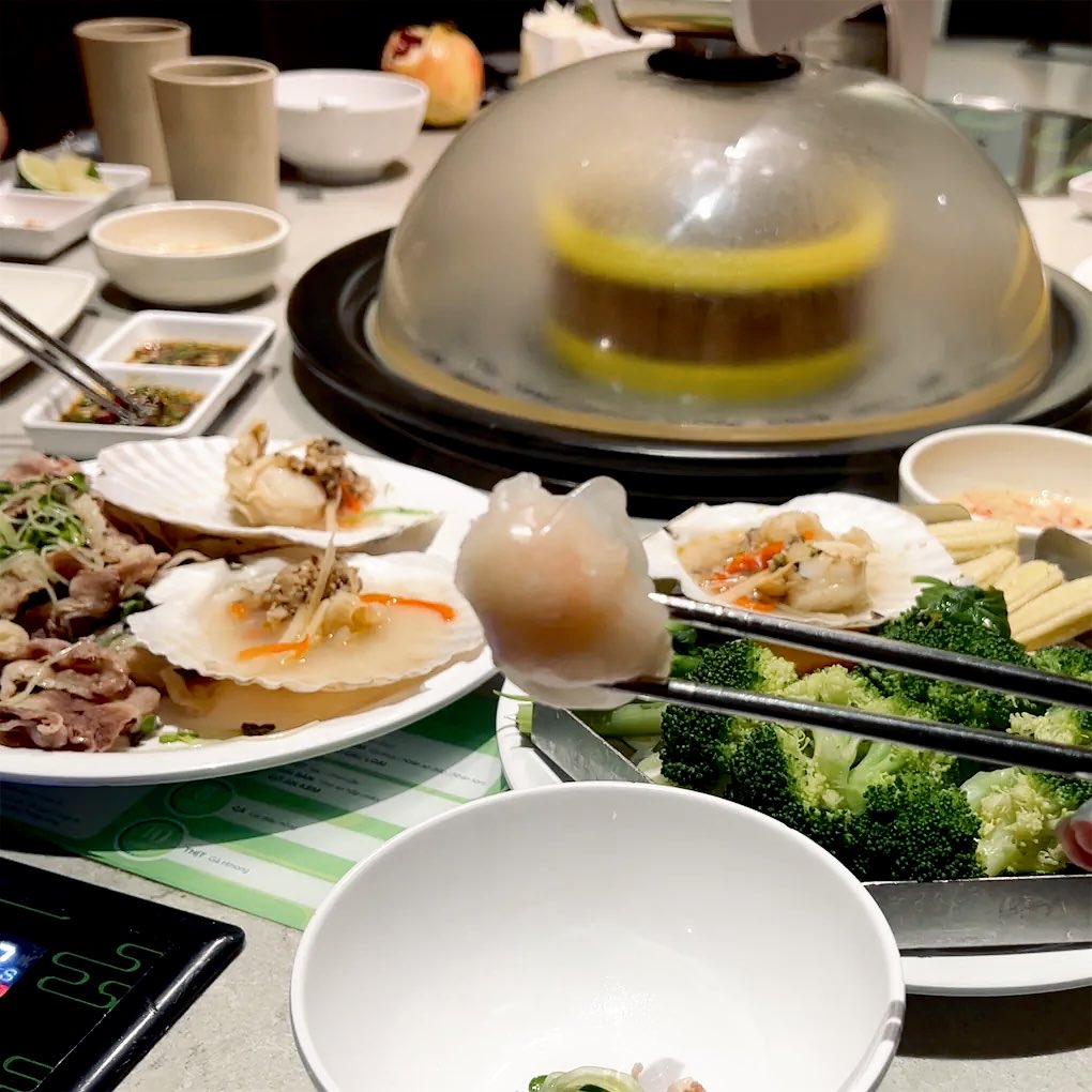 Myhne15's tweet photo. Chuyệnn là homnayy e dậyy muộnn các pác ạ🥲 

Lỡ mấtt GM các pácc thì thuii e bù chúc các Páccc coá mụt buổi trưaaa vuii voẻee nhéee😚😚

Mời các  Pácc iuuuu cụa iem dùngg háa cảooo nhớ😉😉 https://t.co/2QYMfmscz6