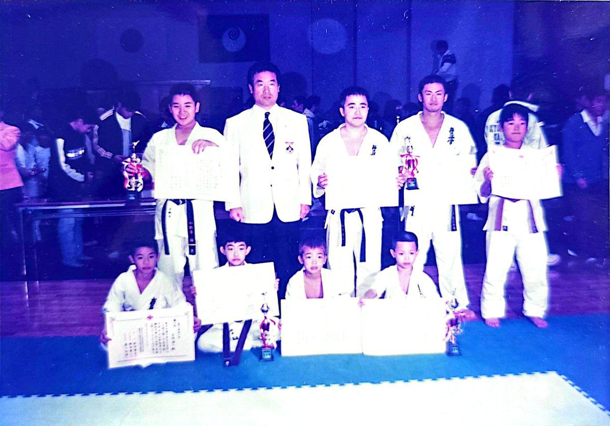 BESTofkarate's tweet photo. 盧山初雄会長のご冥福を心よりお祈り申し上げます。

​5歳で空手と出会い、気づけば私の人生の中心にはいつも空手がありました。

直接最後にお会いできたのは約10年前ですが、あの時いただいたお姿や言葉は、今も私の胸に強く残っています。

​空手と出会い、今も空手に携われることに感謝してます。 https://t.co/oDxpm3Wrr6