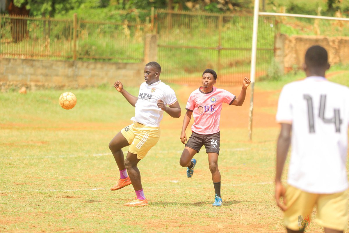 90thMakGuild's tweet photo. Debut for CEO Mbio Za Mungu 🔥
Omugaga, @EthanKaweesi 💥
#kickout
#MbioZaMungu
#MakGuildLeagueS4 https://t.co/As4ursnkbm