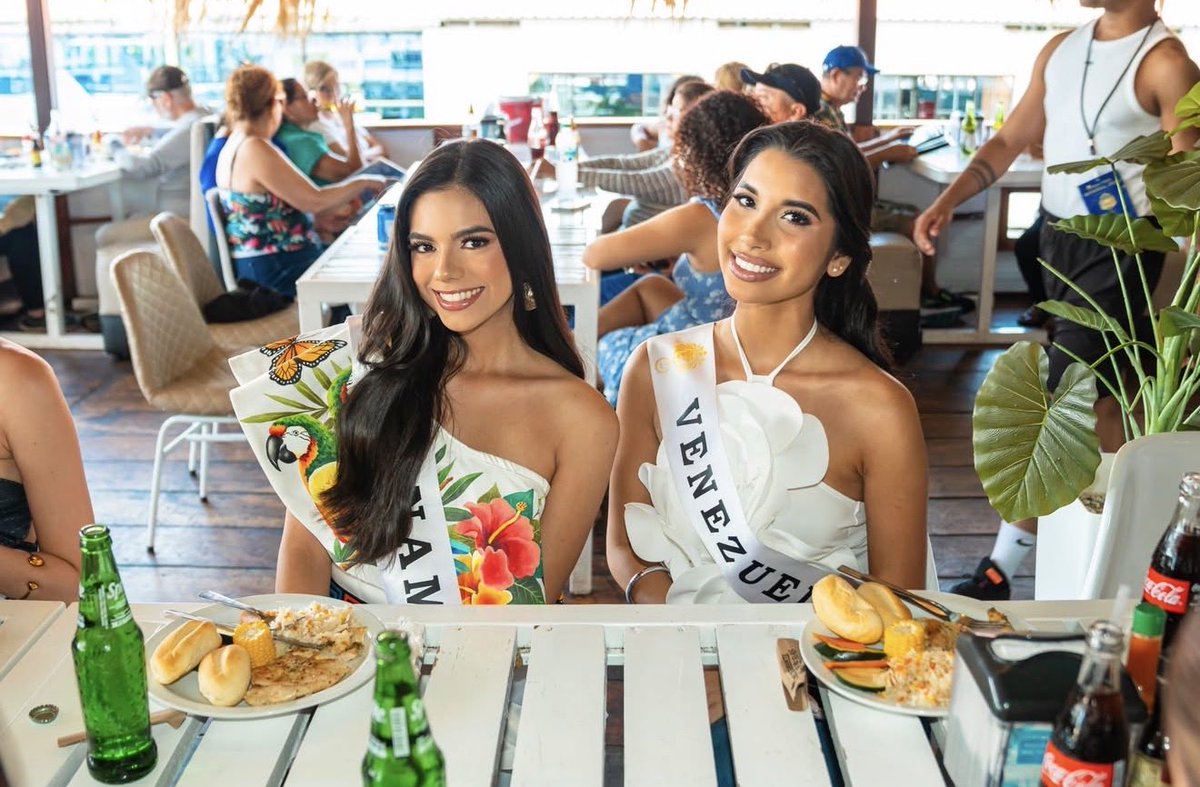 TMFVENEZUELA's tweet photo. Paseo en El Salvador junto a las Candidatas Oficiales del Miss Teen Mundial By Francisco Cortez 👑🇻🇪 https://t.co/LO5ah4RwGY