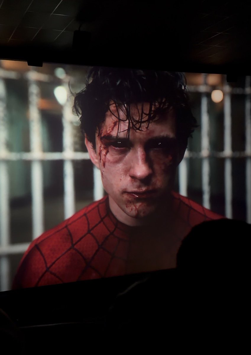 realmilgrauu's tweet photo. Sou fã pra krl do homem aranha, mas exageram muito sobre esse filme.

É um filme MUITO BOM, mas não superou o último. Essa é a verdade. https://t.co/kqW9Nk32ET