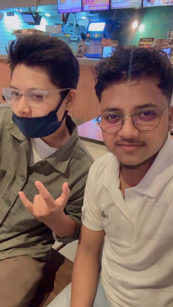 EmpwlDaimary's tweet photo. With Abhishek bhai ❤️😎 https://t.co/w1CkrgtRNU