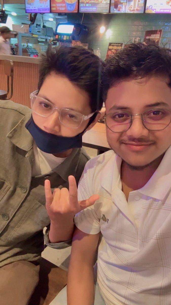 EmpwlDaimary's tweet photo. With Abhishek bhai ❤️😎 https://t.co/w1CkrgtRNU