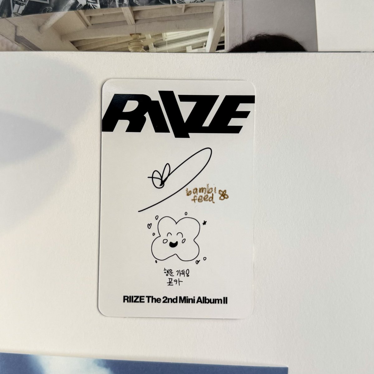 bambifeed's tweet photo. sungchan II us exclusive 

full of luck❕
poca

he drew a clover 🥹🍀 https://t.co/bncl5u6XPr