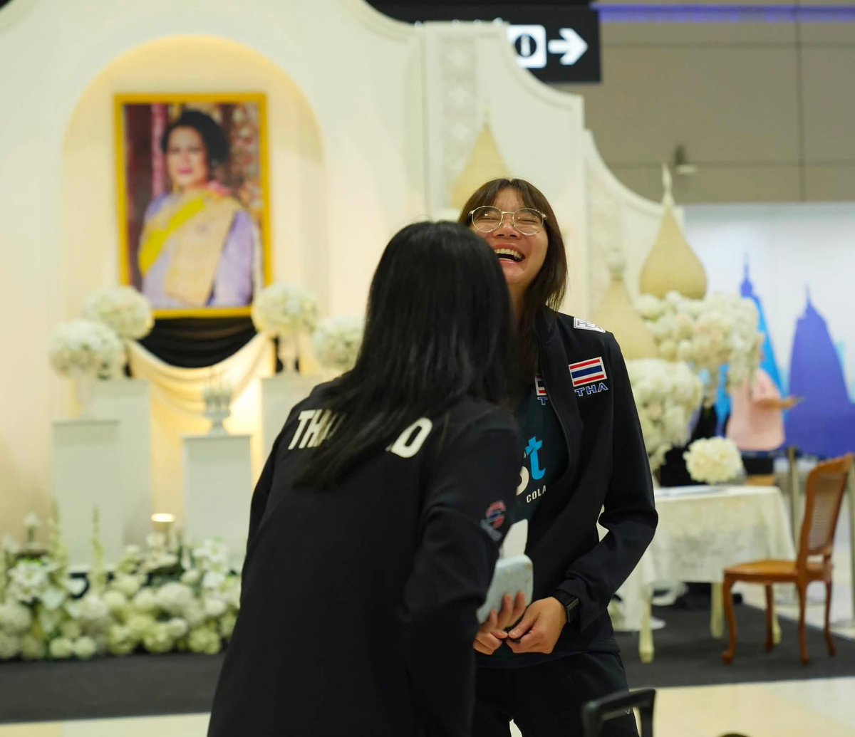 bbeenalone1's tweet photo. Welcome back ค่ะ 🫶 คัมแบคไปนั่งข้างสนามดูทรง555555555555 กลัวมากคุณน้า ชีเพิ่งกลับมา ฟอร์มมันยังไม่เข้าที่โดนด่าอีกชัวร์ เกียมรับคนด่าไปอีกสักพัก 

 #วอลเลย์บอลหญิง https://t.co/kalaJLLpdS