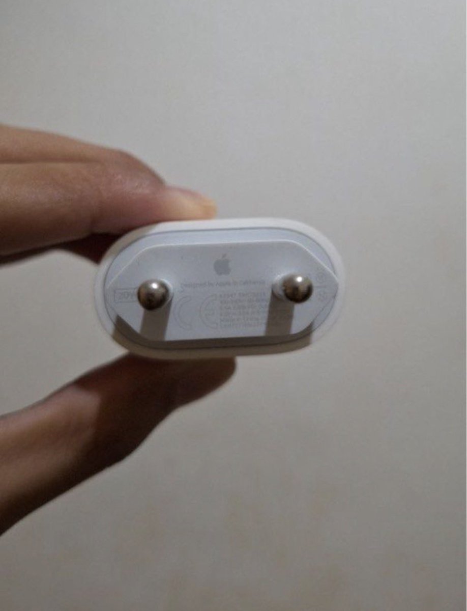 dailyaw_'s tweet photo. WTS Kepala Charger Apple Original 20W USB-C

Dipake 2x aja, karna langsung ganti hp Samsung 

380k open nego santai

Pengiriman jkt, bisa oren for subsidi ongkir https://t.co/zuVFjXC6kv