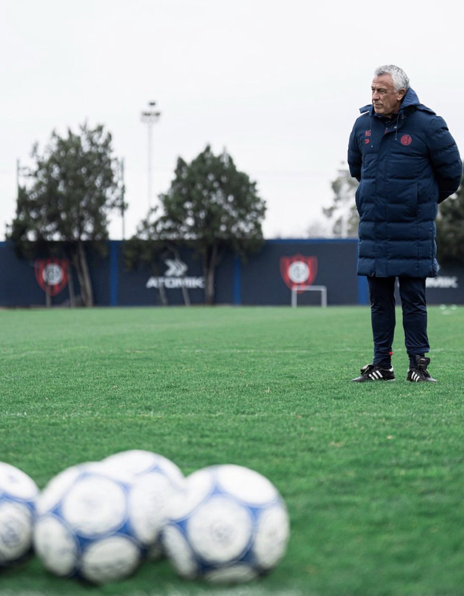 fedegiannetti93's tweet photo. Si hoy tuviera que definir al San Lorenzo de Gorosito con una sola palabra, diría improvisación. Y pocas definiciones pueden ser más preocupantes para un equipo de fútbol. https://t.co/VkA2daa2ST