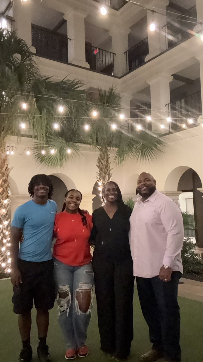 CoachHughes254's tweet photo. Thank you Trinity University for showing my family a great time. https://t.co/mUimjkpAn8