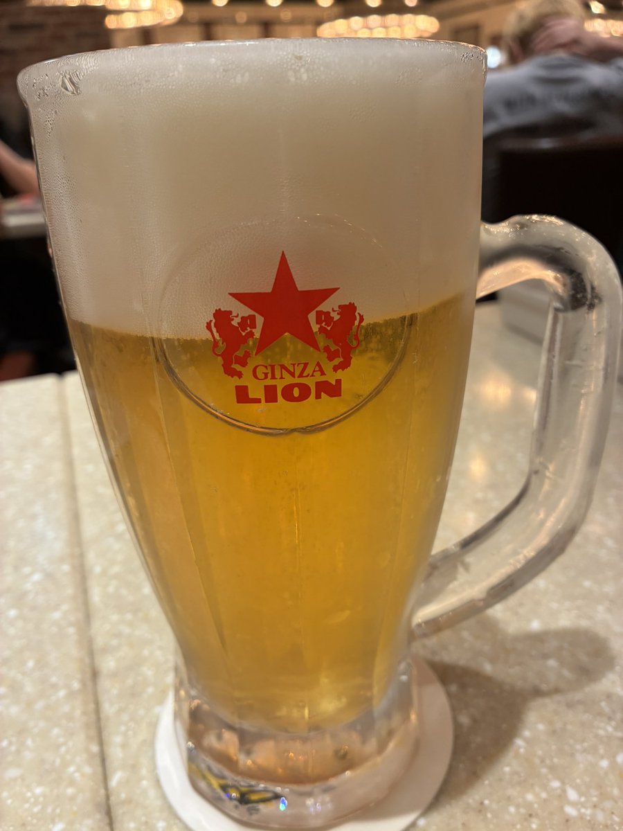 aaavalon1's tweet photo. #ザギン 
#銀座ライオン 
8/4はビアホールの日🍺
全てのビール半額です‼️
11:30開店スタートで、飲んでます😁
めちゃくちゃ混んでますが、雨にも負けず精神で並びました😅 https://t.co/USkJro5PiH