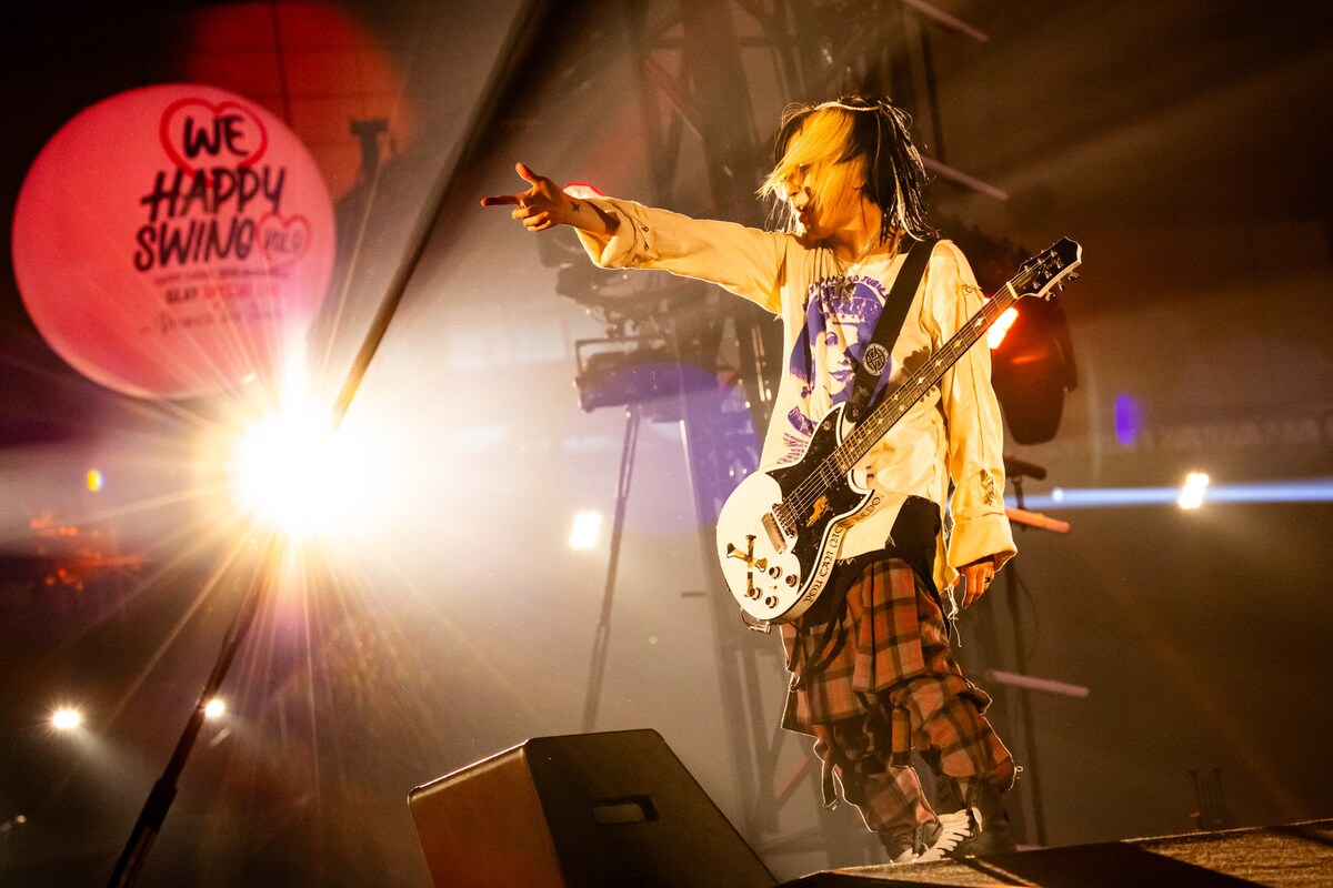 natalie_mu's tweet photo. 【ライブレポート】
GLAYが10年越しの夢を叶え幕張に凱旋

「30年付き合ったから、
40年、50年も楽勝だろ！」

ファンクラブ30周年ライブで誓った
HAPPY SWINGERへの愛💕
https://t.co/0xyXQyzrGw

#GLAY #HAPPYSWING https://t.co/WQBYSt4AcQ