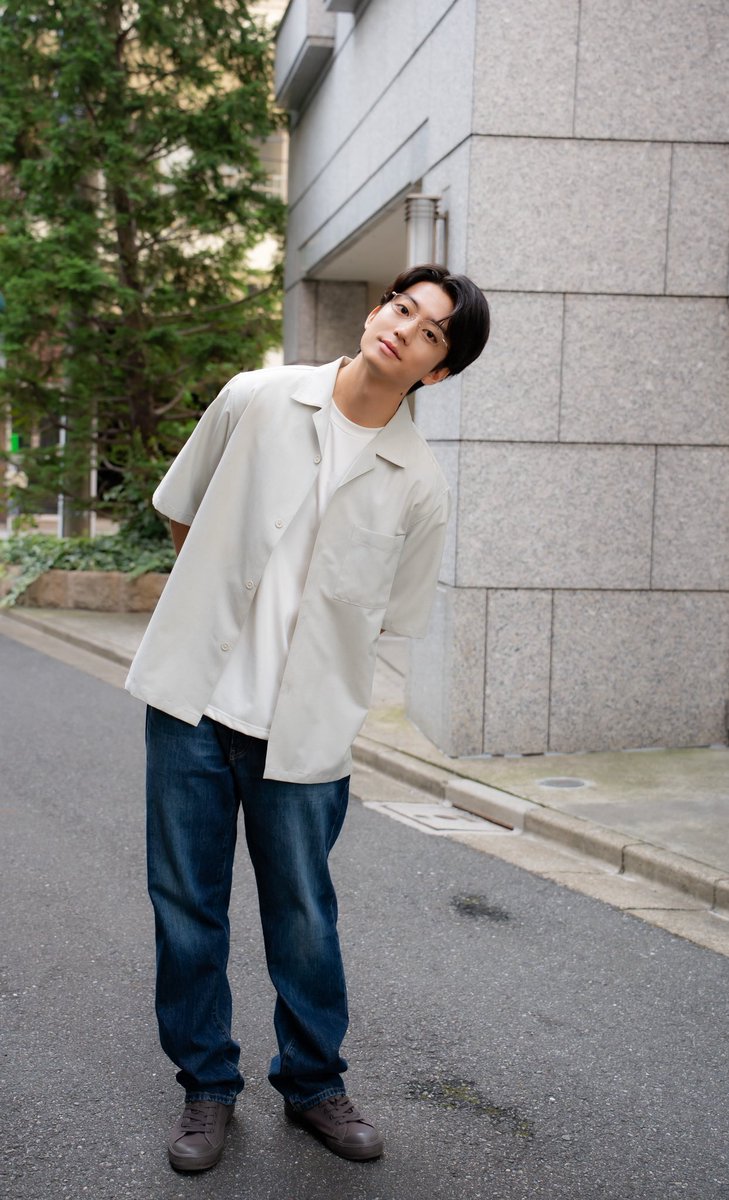 taberudake_tx's tweet photo. 🍽️ ✧ 𝐨𝐟𝐟 𝐬𝐡𝐨𝐭 ✧ 🥀

#伊藤健太郎 さんの
オフショット3連発.ᐟ.ᐟ📸

🧸 マスコットみたいな伊藤さん
📷 宣材写真みたいな伊藤さん
🤭 笑いをこらえる伊藤さん

皆さんのお気に入りの伊藤さんを見つけてください🔎✨

U-NEXT＆TVerにて配信.ᐟ📺
ドラマ『#一緒にごはんをたべるだけ』

📢 次週・第6話は特別編成のため放送時間が変更となります。
𝟖月𝟔日(木)深夜𝟐𝟓:𝟎𝟎〜放送.ᐟ

☑︎U-NEXTでは最新話まで全話見放題独占配信中.ᐟ
☑TVerで無料見逃し配信中.ᐟ
※5話のTVer無料見逃し配信は8/6(木)25:29まで.ᐟ
▶︎▶︎https://t.co/bOwdezvwOa
▶︎▶︎https://t.co/Z6inkgdNVs