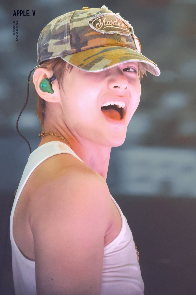 TaeTae_thv_613's tweet photo. Taehyung'sセンイルtime

《1230》

大好きな人の笑顔
1番の癒しを感じる
幸せそうな笑顔
ずっと見続けるよ
可愛くて愛おしい人

뷔 사랑한다
뷔 너무좋아
뷔 멋있어
뷔 귀여워
뷔 최고
뷔 상냥하다
뷔 LAYOVER
뷔 보라해
뷔 TIRTIR

#WeLoveYouTaehyung 
#BTSV #thv #김태형 https://t.co/vdoOXqFC3J