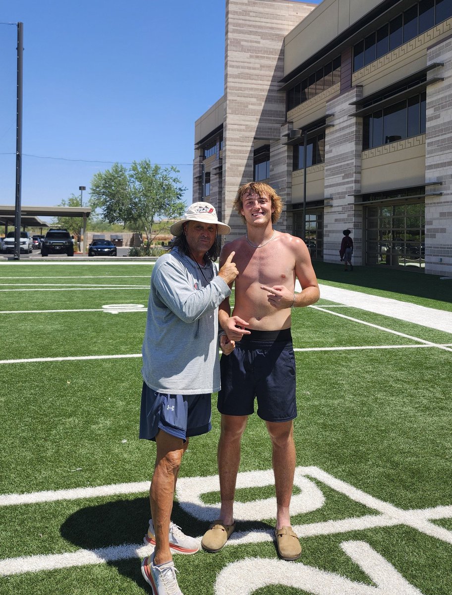 Elev8QBacademy's tweet photo. Great to get some good work in before camp starts with @cutterBoley and @ASUFootball wrs! Great bunch of dudes!  Very excited to watch these guys play! 
@KennyDillingham https://t.co/MA9XN1B1HA