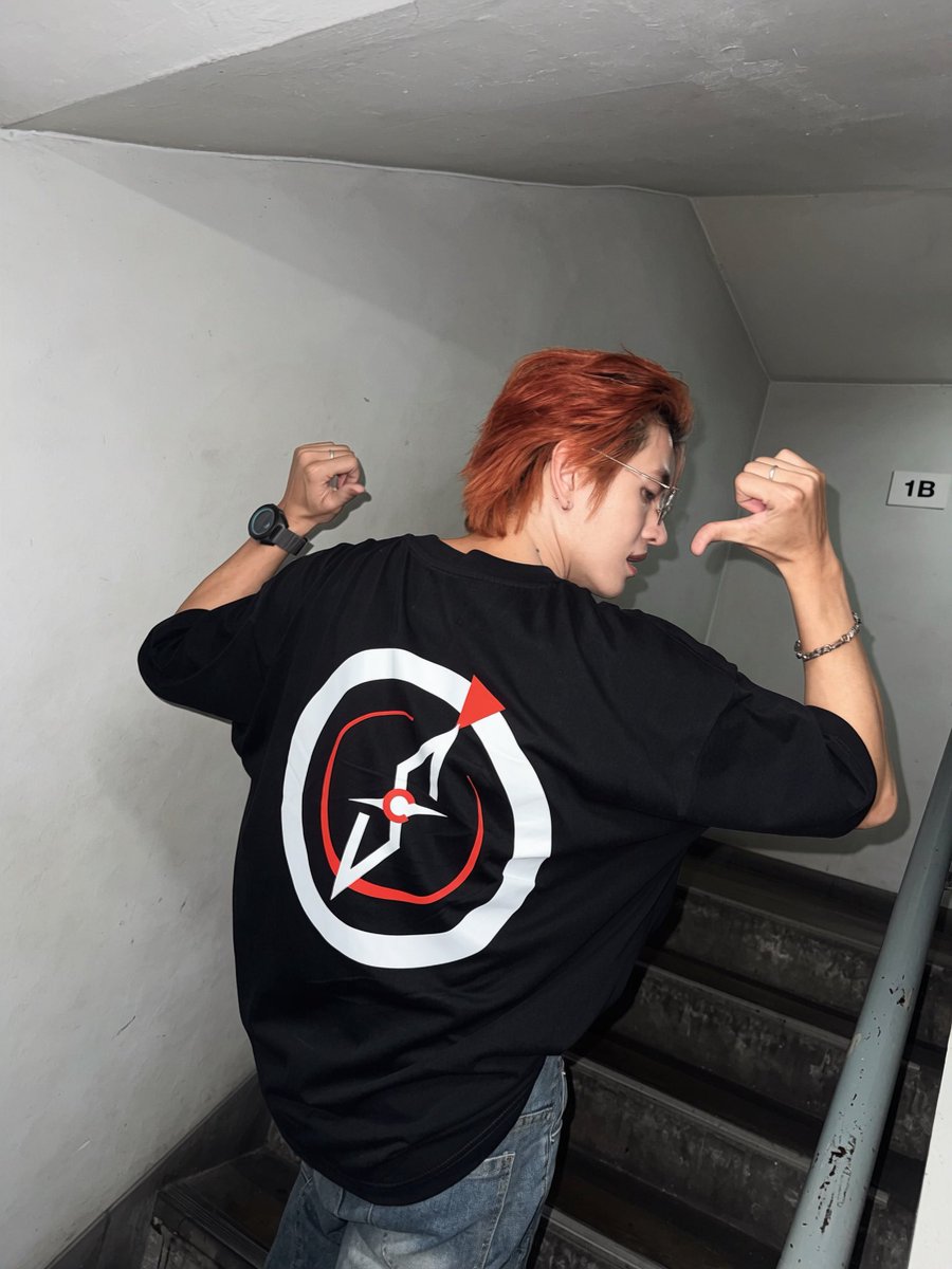 HosuCompass's tweet photo. ขอบคุณเสื้อ Compass สวยๆจากกกก Fifty-nine by THUB
#hosucompass 
#compassdfj 
#dfjentertainment https://t.co/4kMIMqzTmD