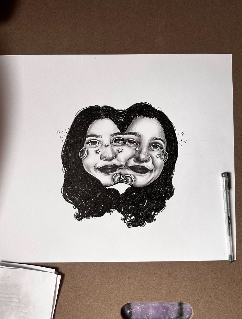 pigpays0's tweet photo. Mom and daughter portrait https://t.co/OUr0ALPo6Y