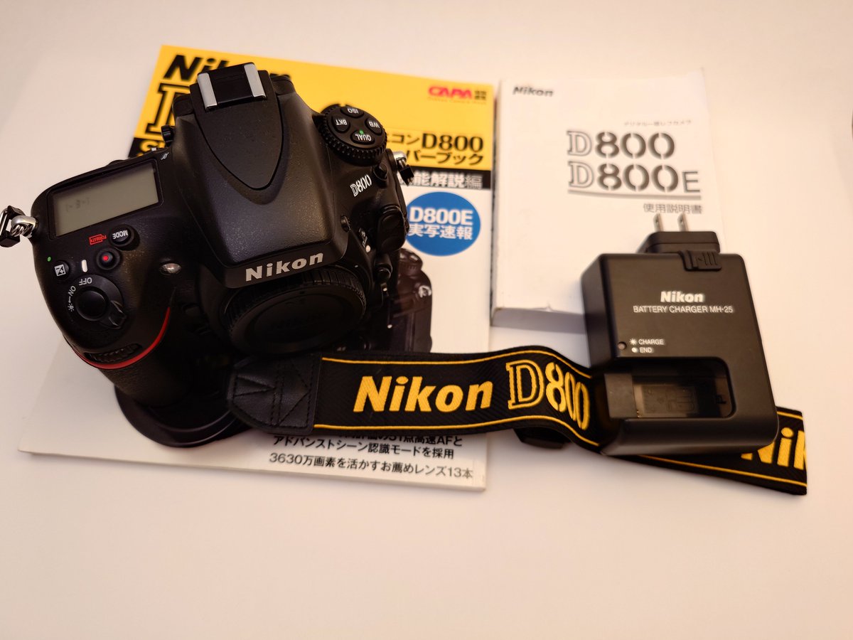 hanayakanbee's tweet photo. 最近色んなルートで売る為に暇があれば中古商品、委託商品の撮影してます📷️ https://t.co/NpwGiJoLBr
