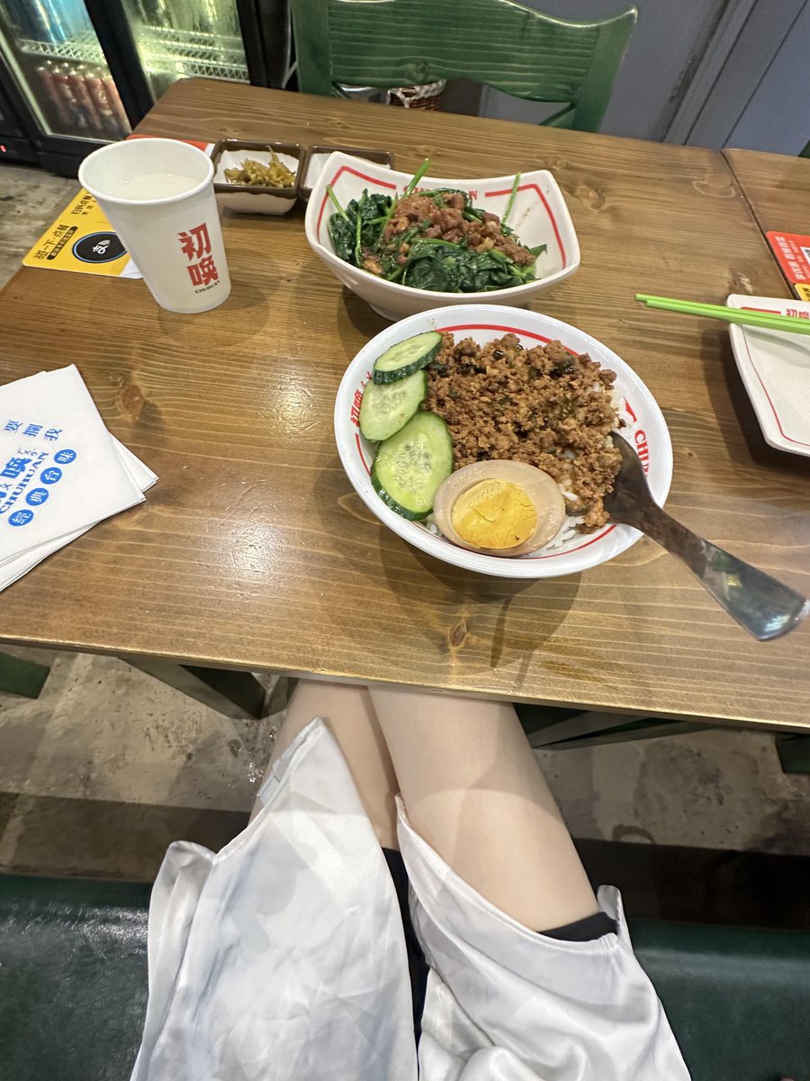 Xjdgsfgws's tweet photo. 최근 식욕이 너무 좋아졌어요. 혼자서도 이렇게 많이 먹다니, 제가 점점 ��찌는 길로 멀리 가고 있는 것 같아요. https://t.co/UG3olNCqx3